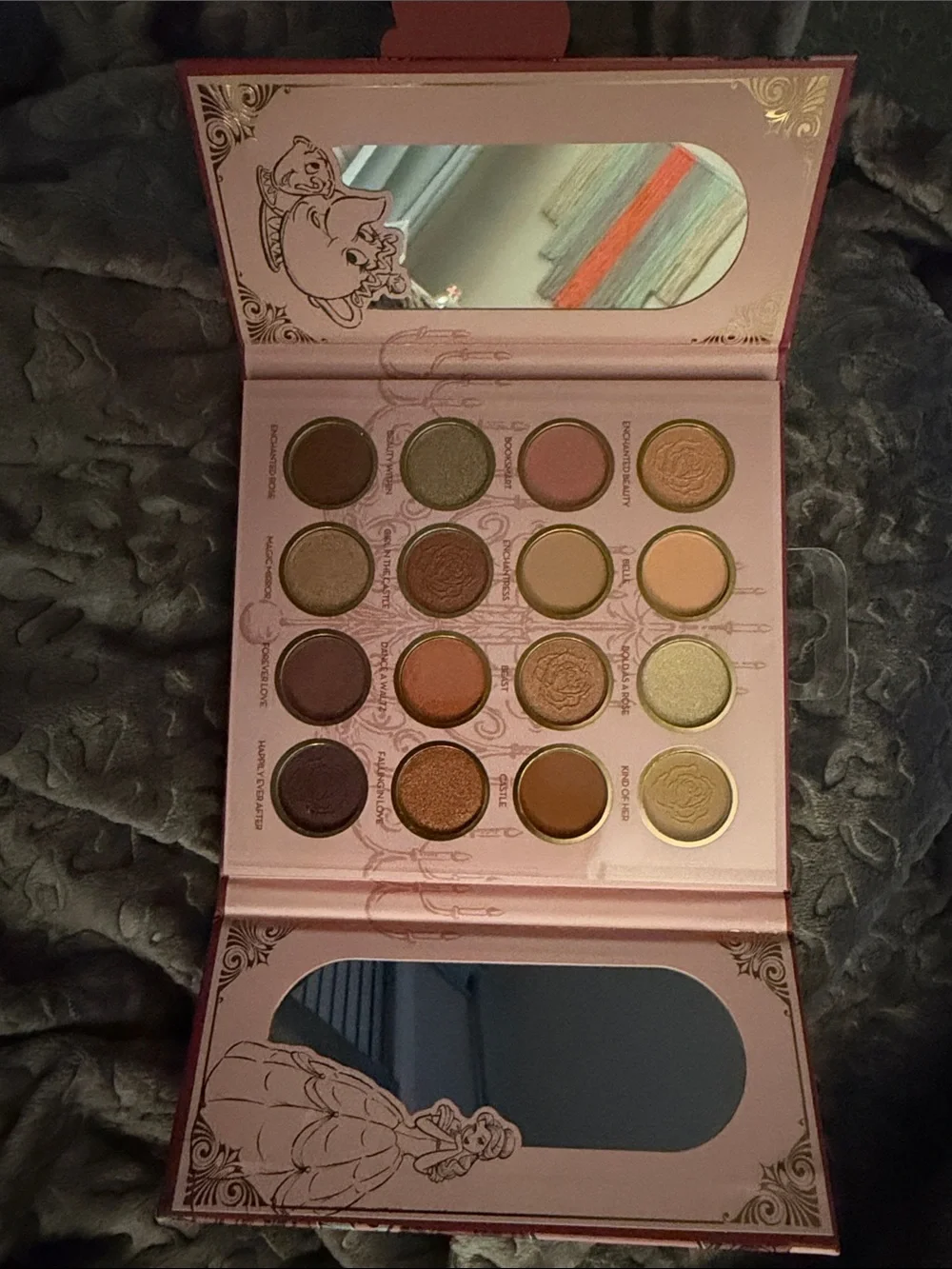 Belle 16 colors Eyeshadow Palette (makeup)